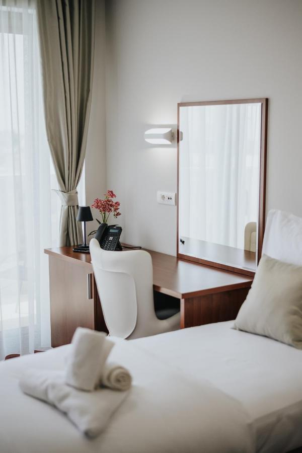 Hotel Bh Dobra Voda Exterior photo